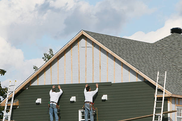 Professional Siding technician working in Newton, NJ